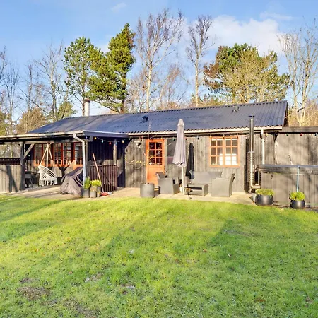 펜션 Lovely House In Scenic Thy